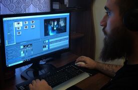 Лев все еще против